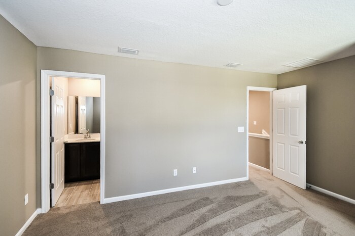 Building Photo - 250 Mustard Hl Ct