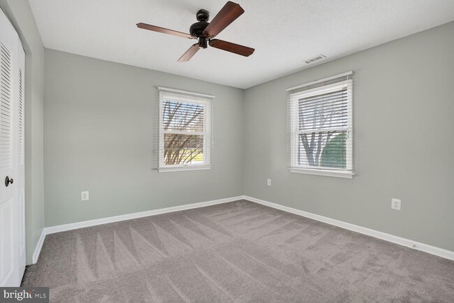 Building Photo - 7600 Lisle Ave