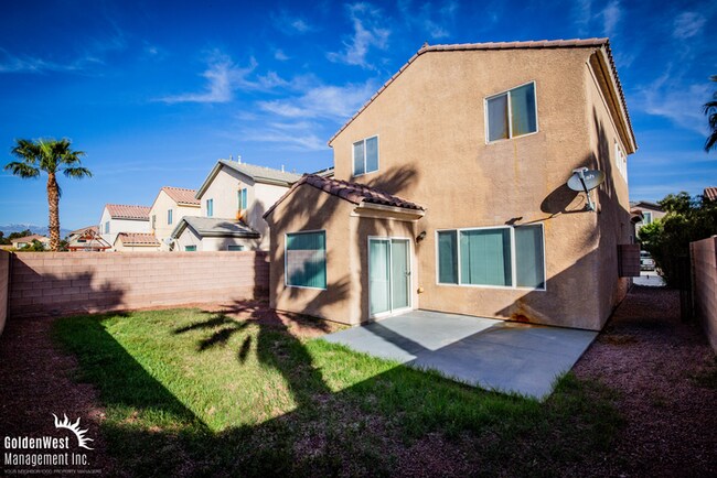 Building Photo - Spacious and Lovely Two-Story 3Bdm 2.5Ba Home in Centennial.