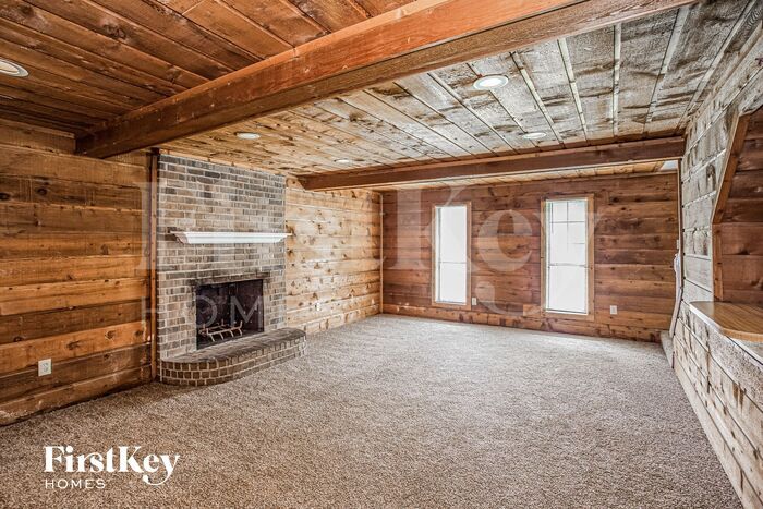 Building Photo - 6080 Selkirk Dr