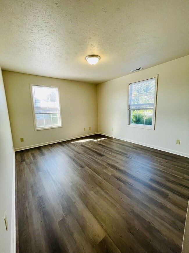 Building Photo - Apartment for Rent in Bridgewater