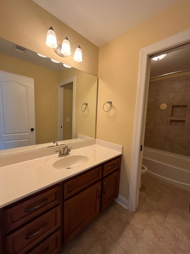 Building Photo - Riegel Pointe
