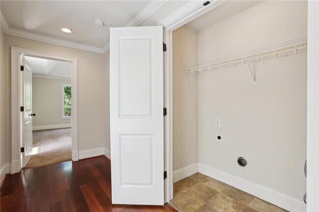 Building Photo - 411 Deering Rd NW