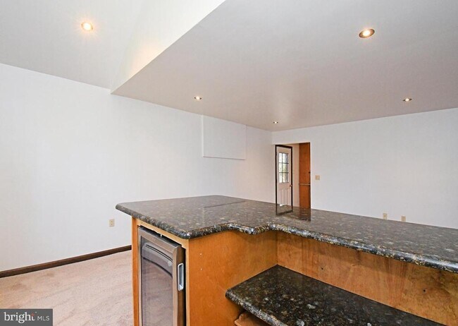 Building Photo - 306 Cedar Hill Rd