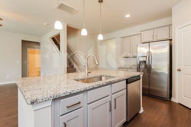 Building Photo - 817 Neosho Ct