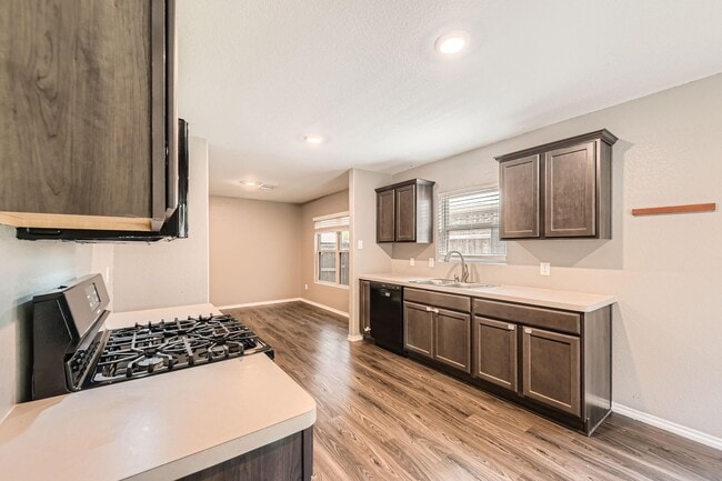 Building Photo - 1352 Winding Willow Dr