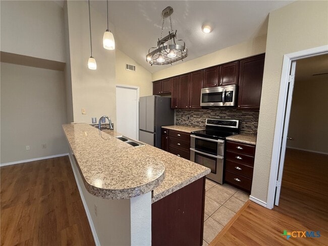 Building Photo - 758 Briarbend Dr