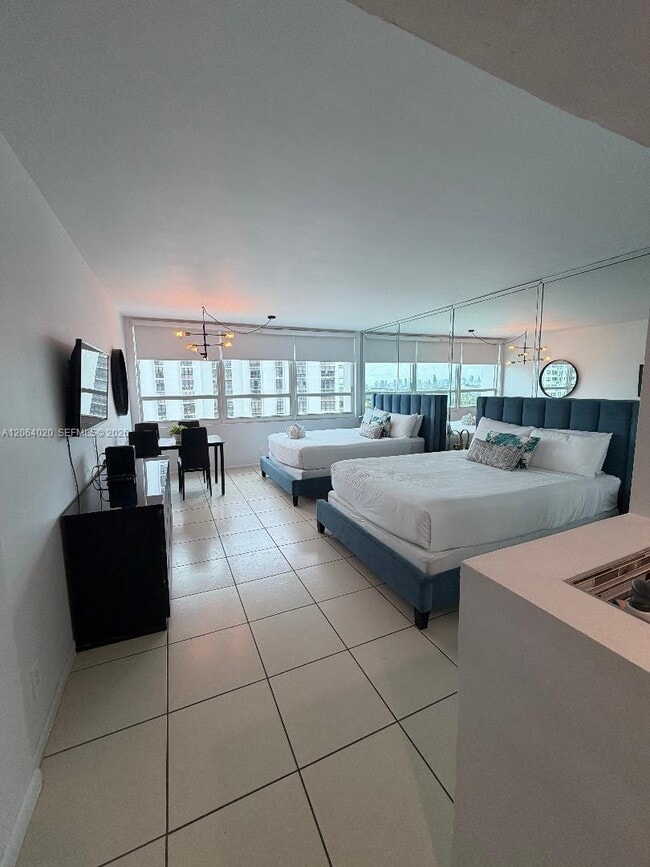 Building Photo - 5445 Collins Ave