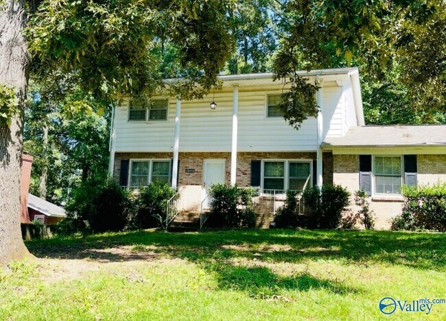 Primary Photo - 1902 Forney Dr NW