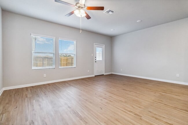 Building Photo - Brand New 3/2.5 Townhome