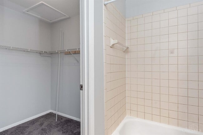 Building Photo - 44 Apple Ln