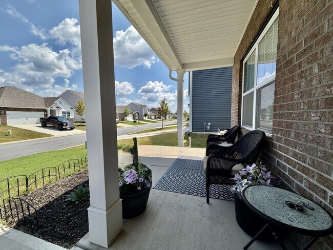 Building Photo - 517 Bonifay Dr
