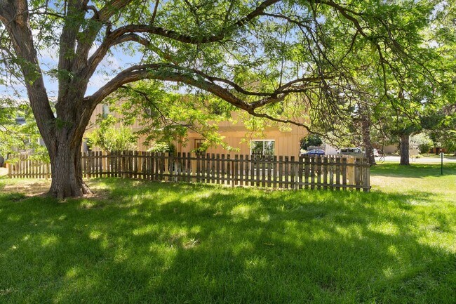 Building Photo - 512 Strachan Dr