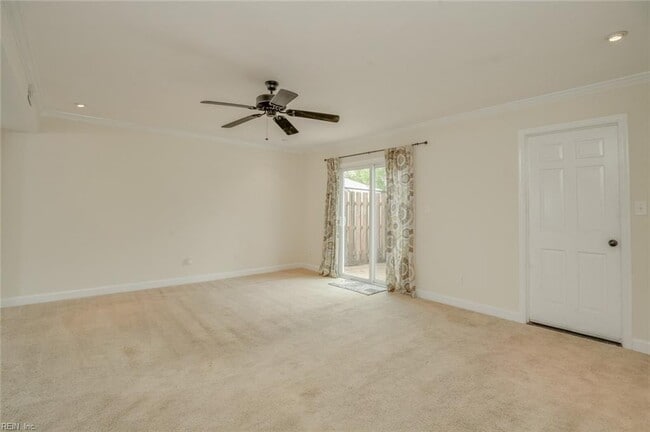 Building Photo - 590 Tenbee Ln
