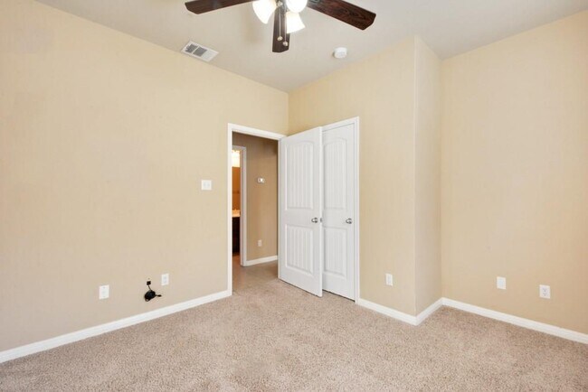 Building Photo - 163 Lone Tree Hollow
