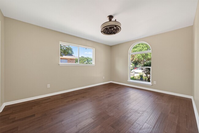 Building Photo - 2815 Bermuda Dunes Dr