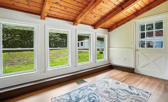 Building Photo - newly renovated 4 bdr farm house - rent to...