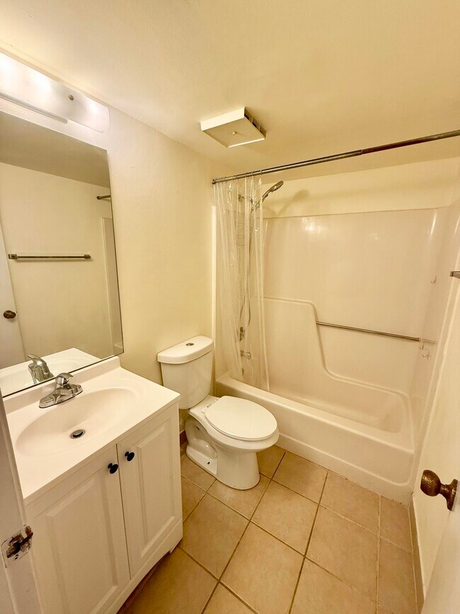 Building Photo - 3764 N University Dr