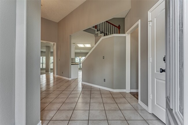 Building Photo - 13707 Fountainview Dr