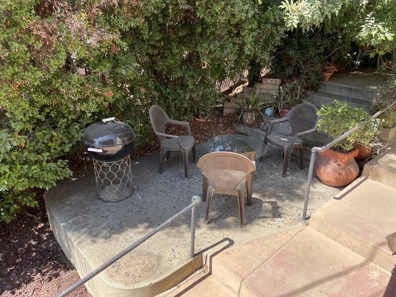 Patio - 2669 Waverly Dr