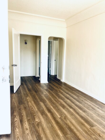 Building Photo - 2329 Crenshaw Blvd