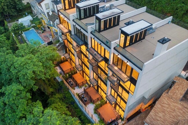 Building Photo - 8822 Churchill Rd