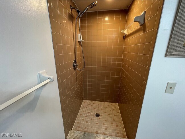 Building Photo - 28150 Pine Haven Way