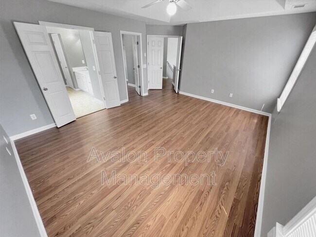 Building Photo - 1926 Leacroft Ct