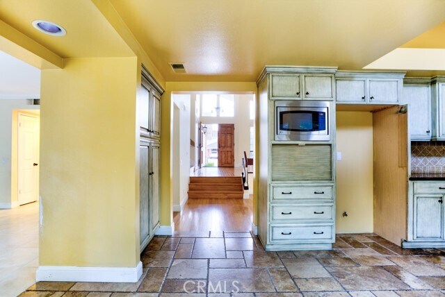 Building Photo - 9 Sharpsburg