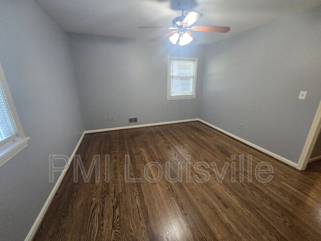 Building Photo - 9510 Gateway Dr