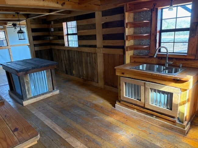 Building Photo - Renovated 1 Bedroom 1 Bath Home on 1 Acre!