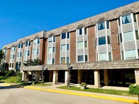Building Photo - 400 Thames Pkwy