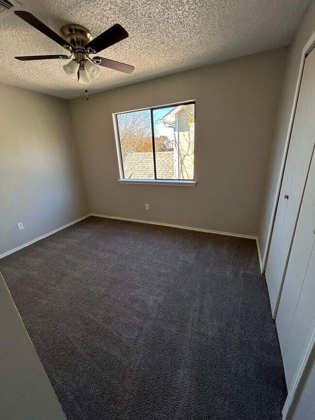 Building Photo - Come and see this well-kept beautiful home today!