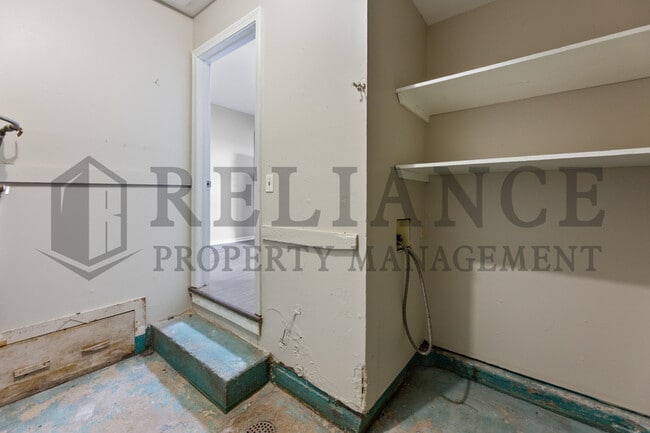 Building Photo - 224 Grover Ave