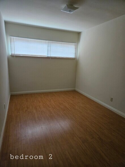2nd bedroom - 5927 Lemp Ave