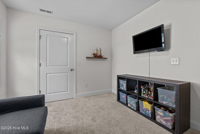 Building Photo - 620 Overland Ct