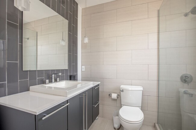 Building Photo - Beautiful Clayton Condo