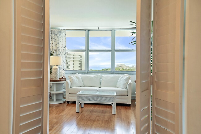 Building Photo - 2121 N Ocean Blvd