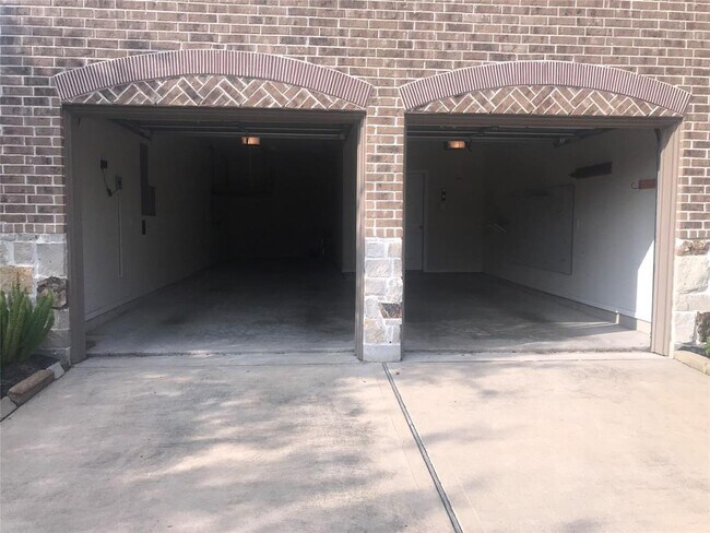 Building Photo - 5827 Chaste Ct