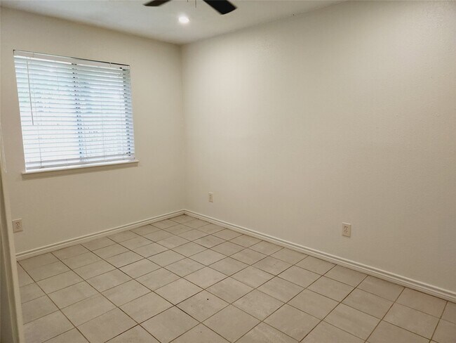 Building Photo - 23503 Prairie Bird Dr
