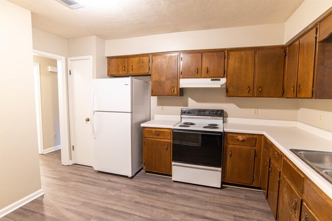 Building Photo - 2201 Hartsfield Rd