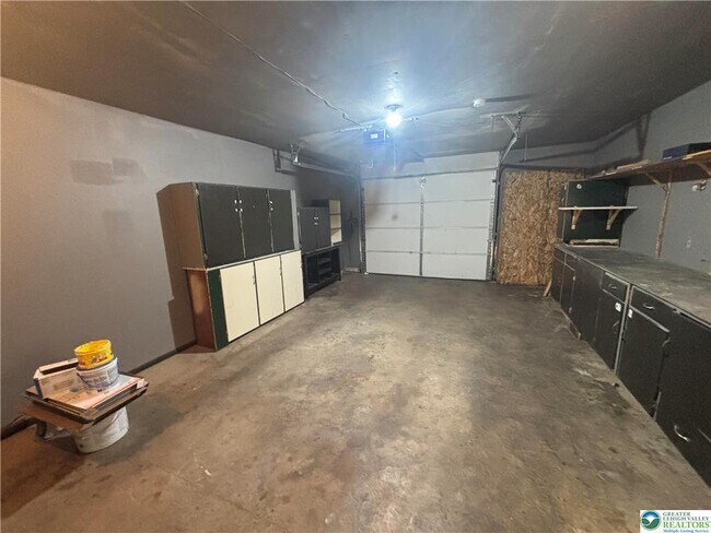 Building Photo - 5 Stonewood Pl