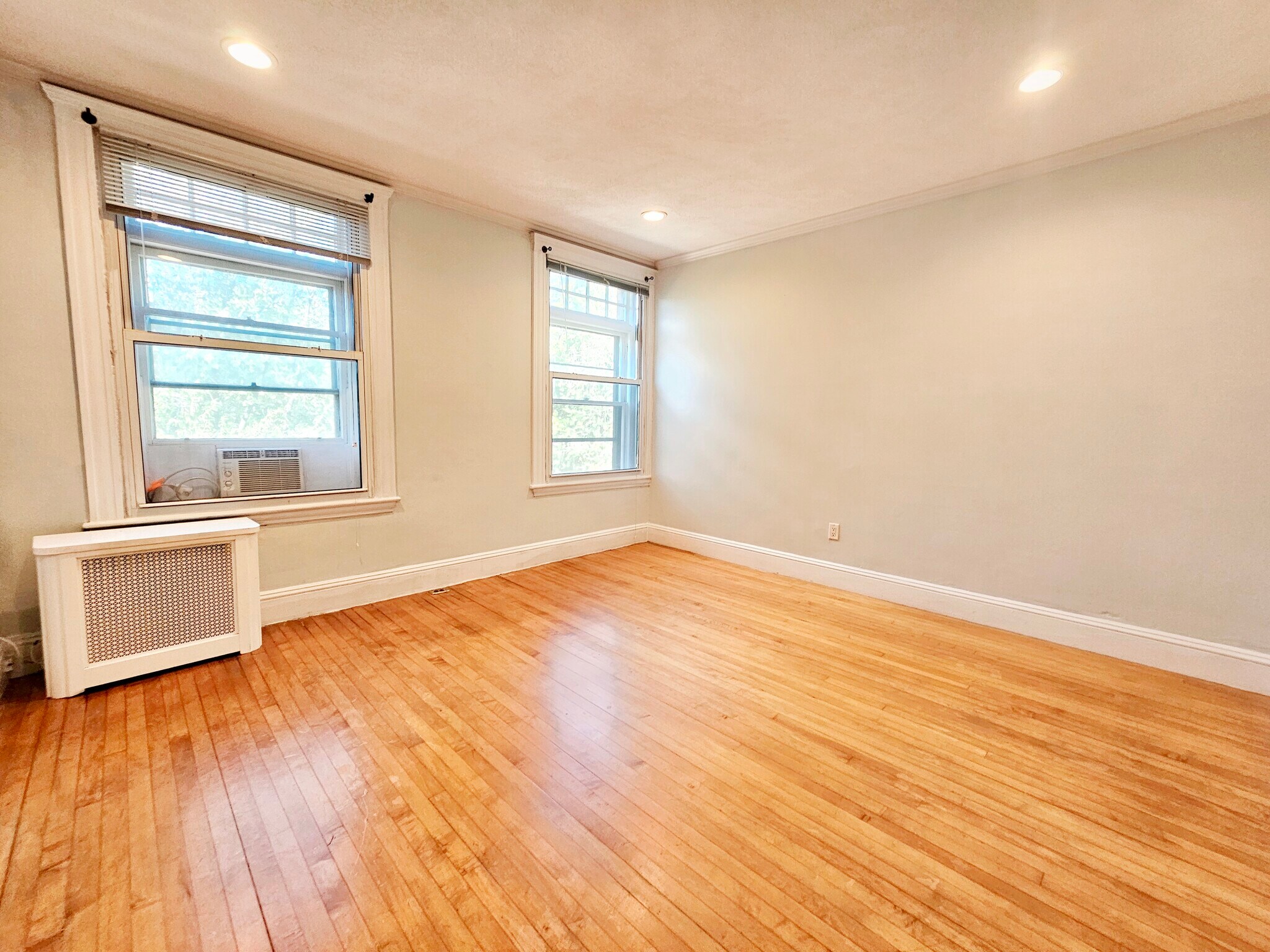 Building Photo - 1793 Beacon St