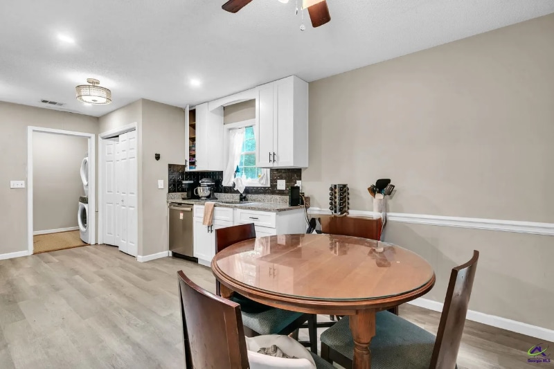 Building Photo - 211 Crakston Ct