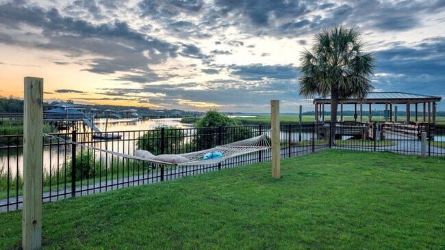 Building Photo - 12000 Sweet Pl