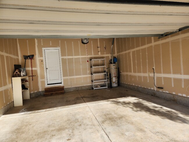 Building Photo - 15353 SE Granite Dr