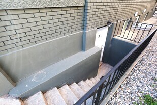 Building Photo - 915 E 1300 S