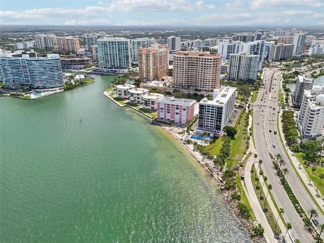 Building Photo - 11 Sunset Dr