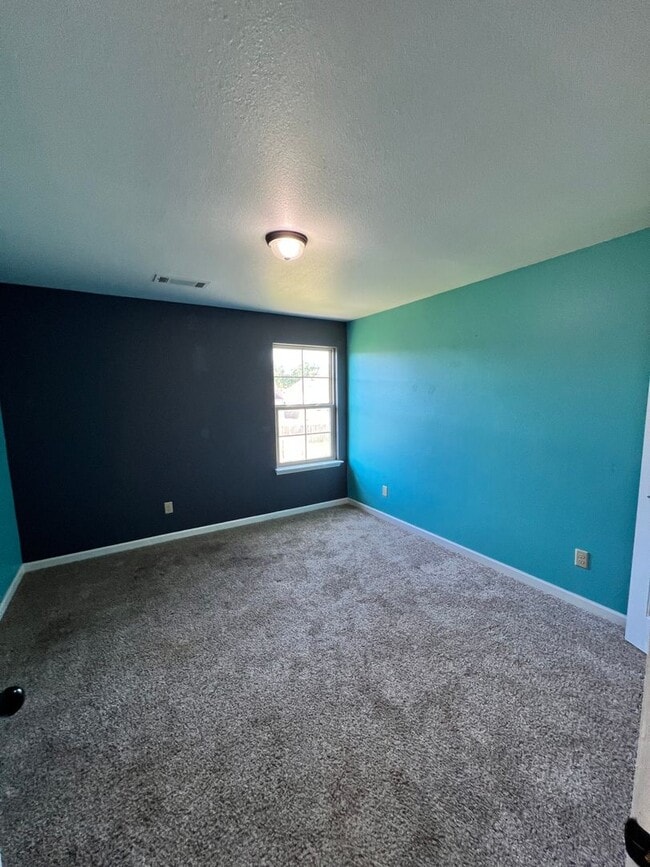 Building Photo - 4 Bdrm 2.5 bath Home-  Munford