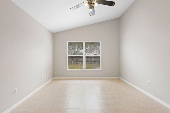 Building Photo - 1911 Colonial Woods Blvd